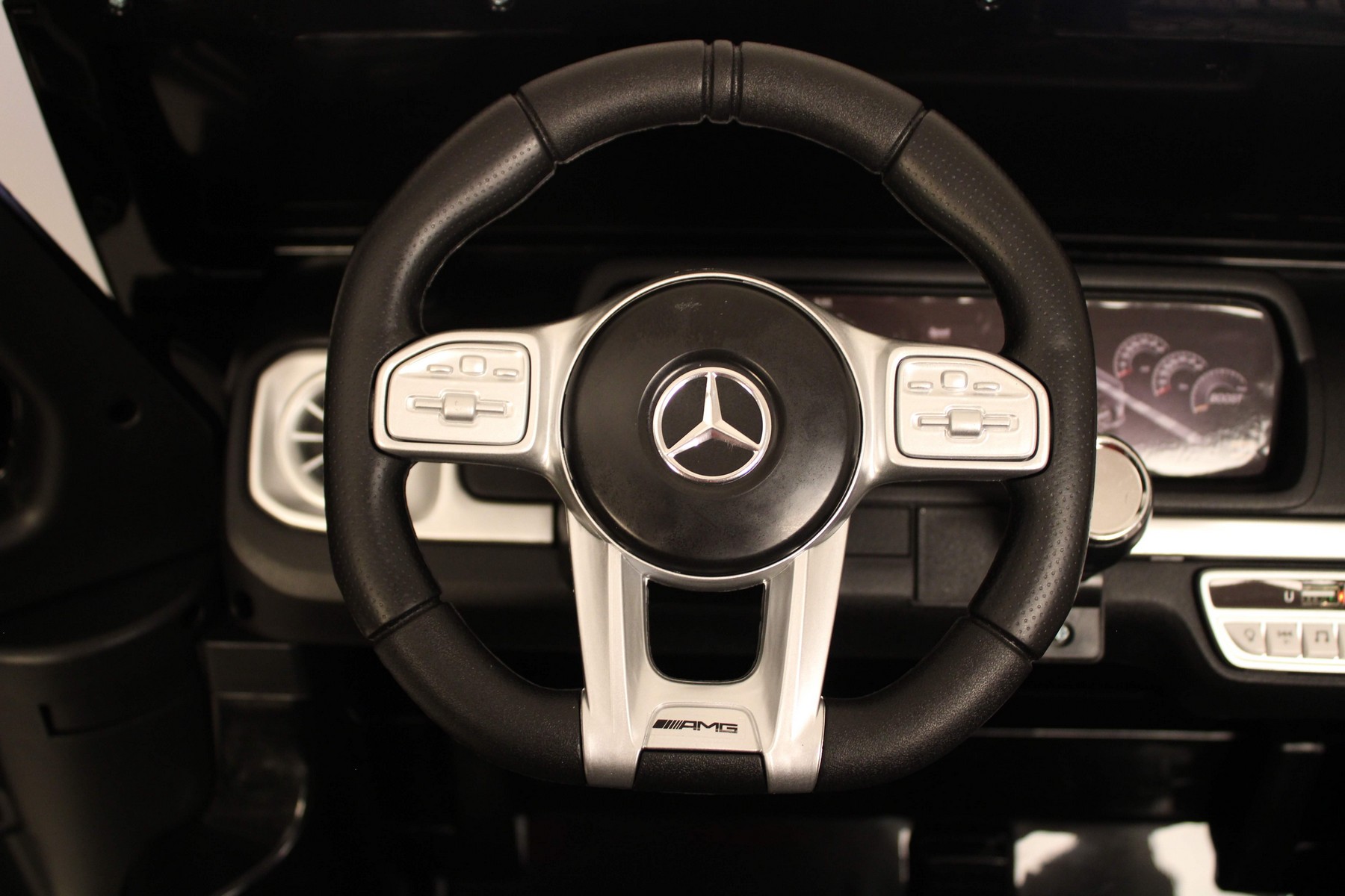 Электромобиль Mercedes-AMG G63 S307 (Лицензия) с пультом Двухместный (Белый) S307
